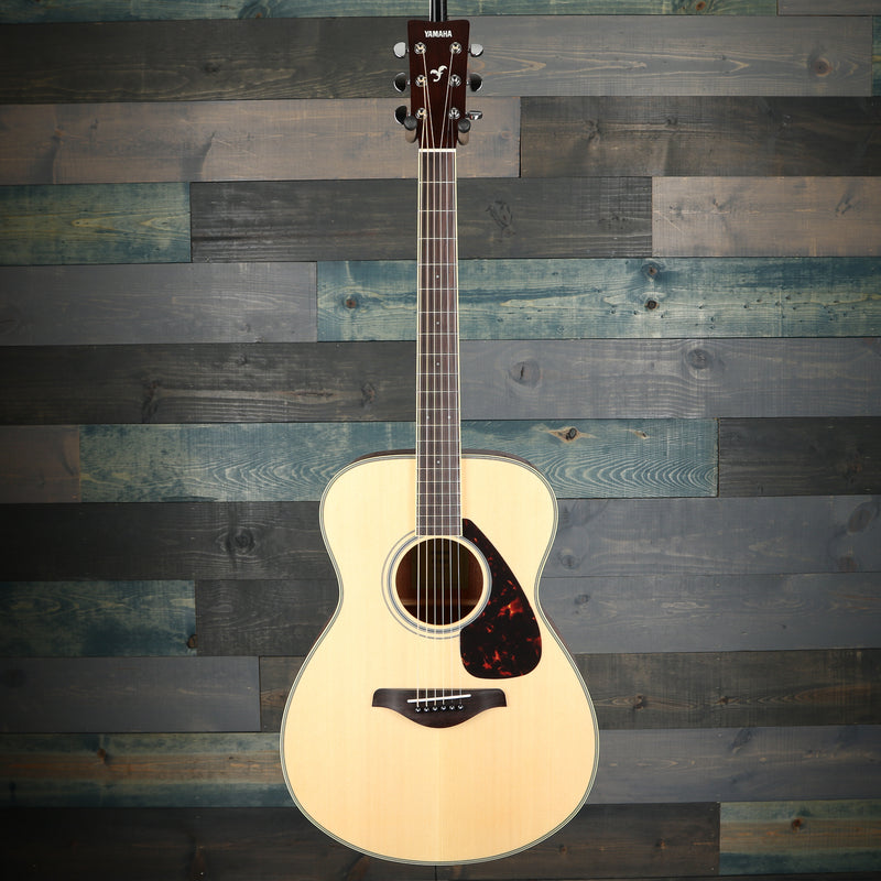 Yamaha FS820 Natural Dreadnought Acoustic Guitar