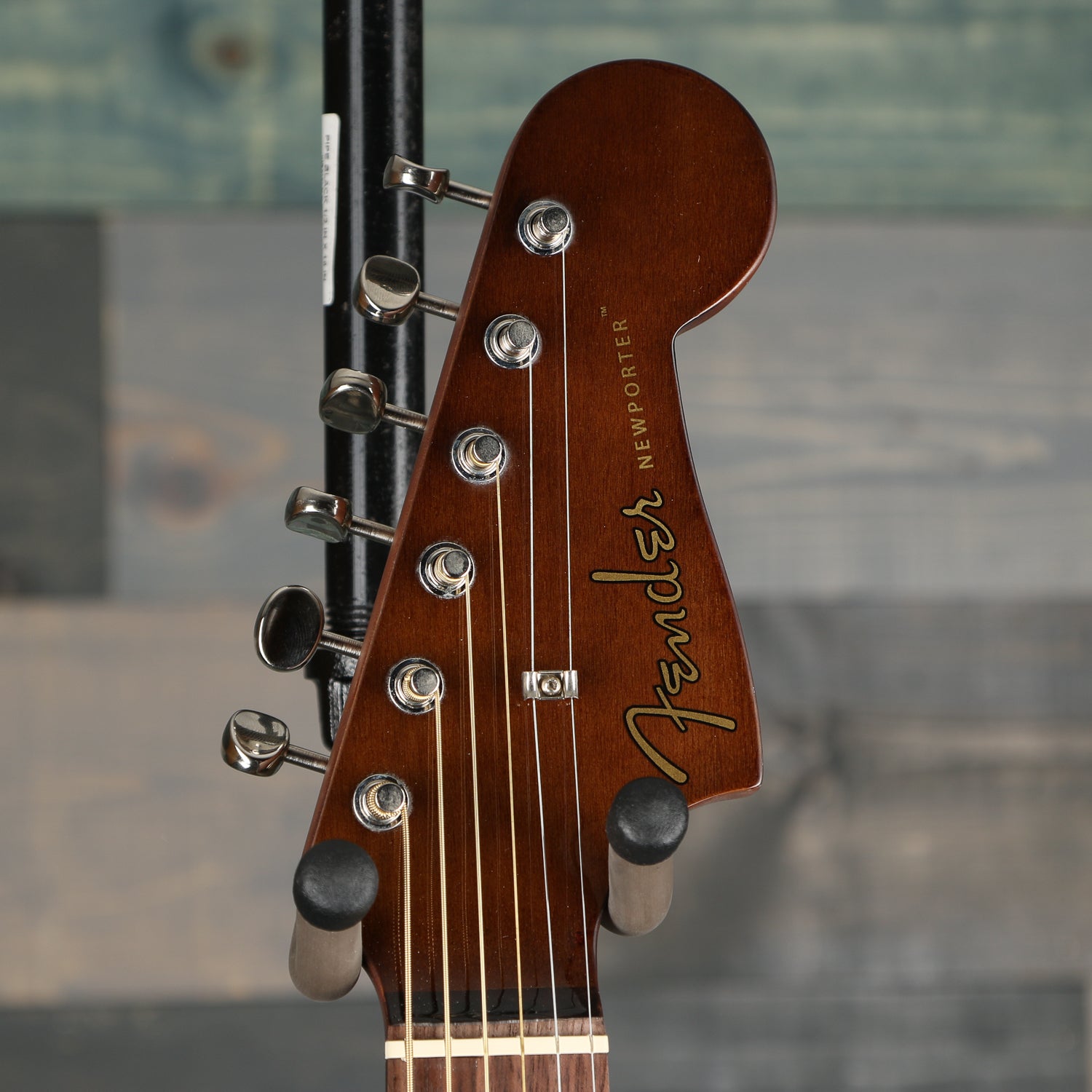 Fender Newporter Player, Walnut Fingerboard, Sunburst