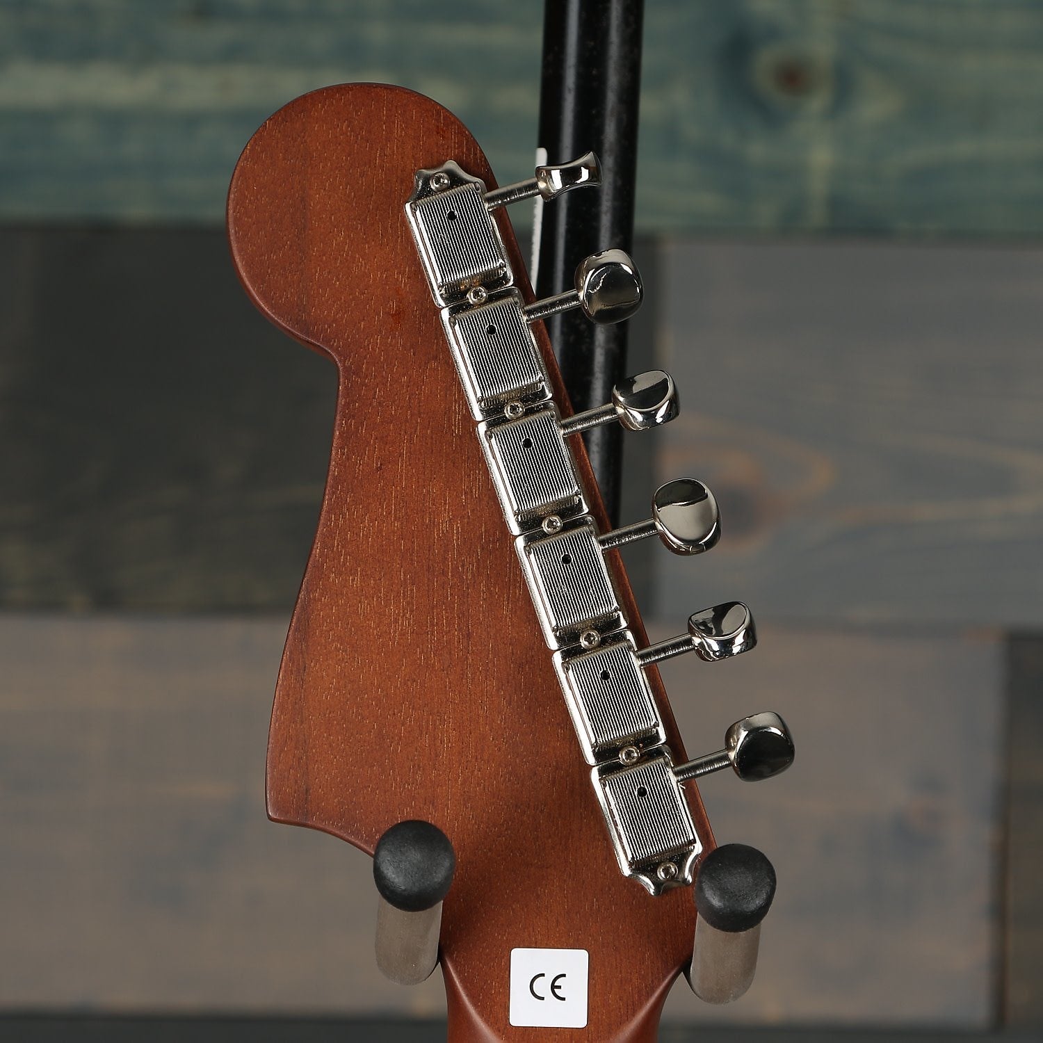 Fender Newporter Player, Walnut Fingerboard, Olive Satin