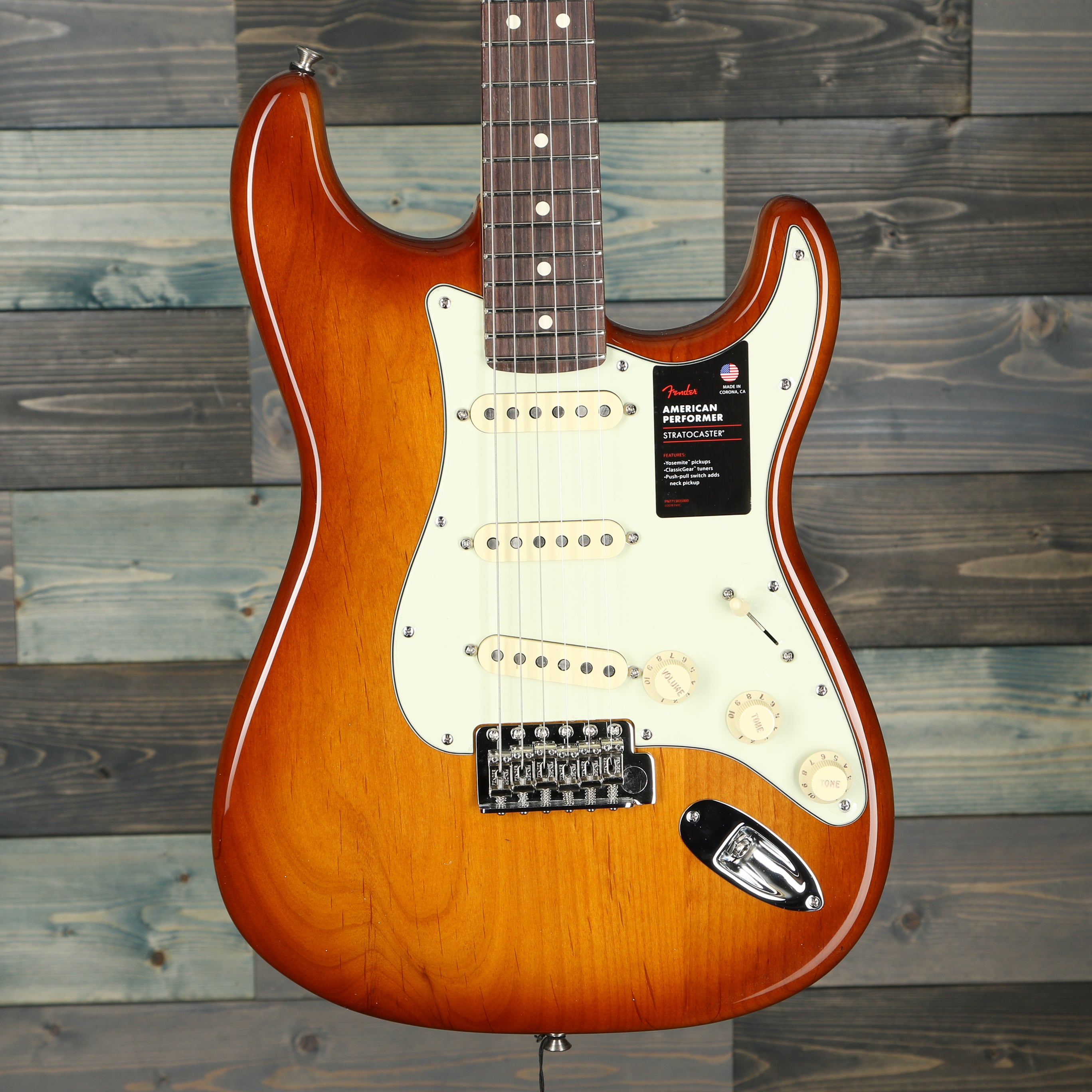 Fender American Performer Stratocaster, Rosewood Fingerboard, Honey Burst