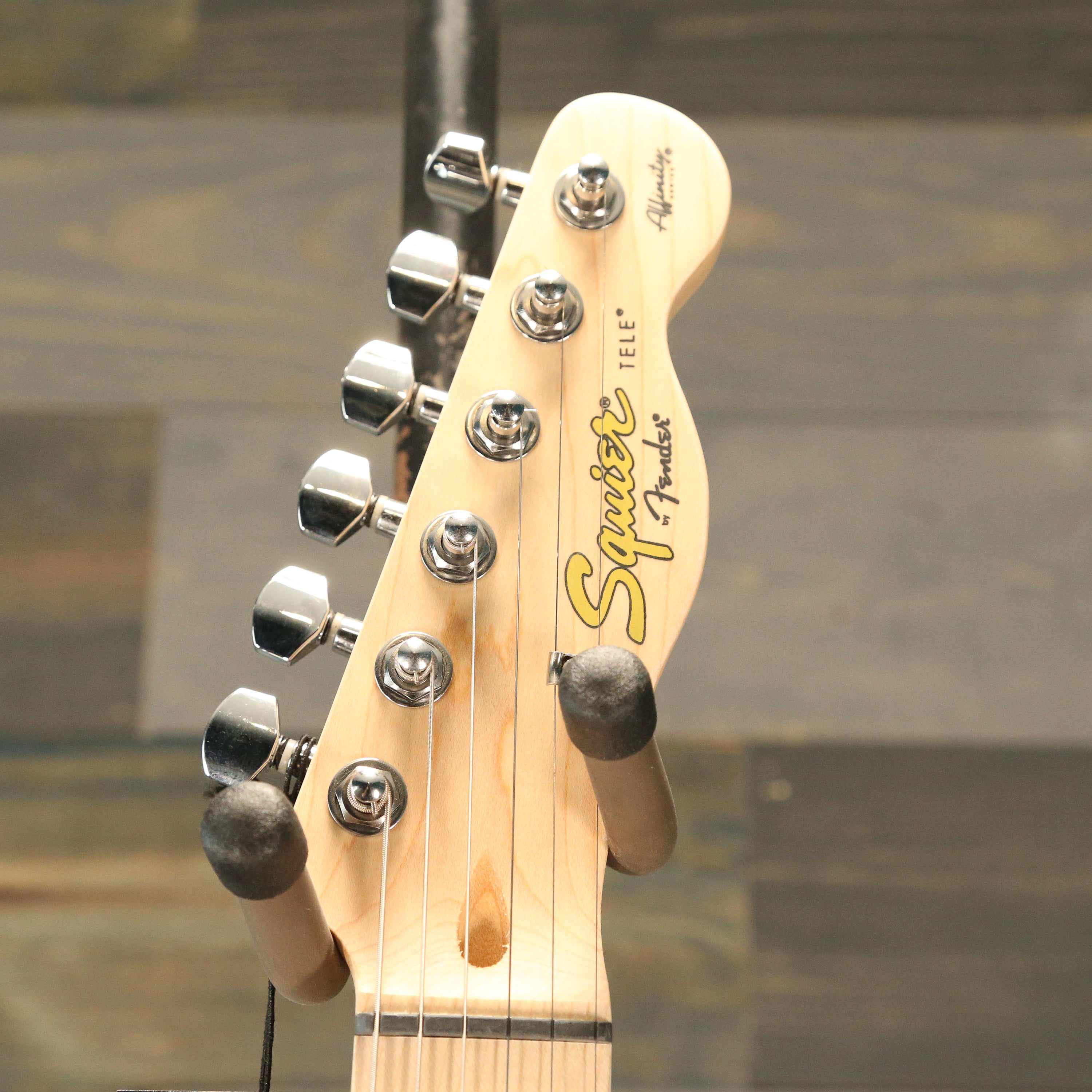 Fender Squier Affinity Series Telecaster Maple Fingerboard 2-Color Sunburst