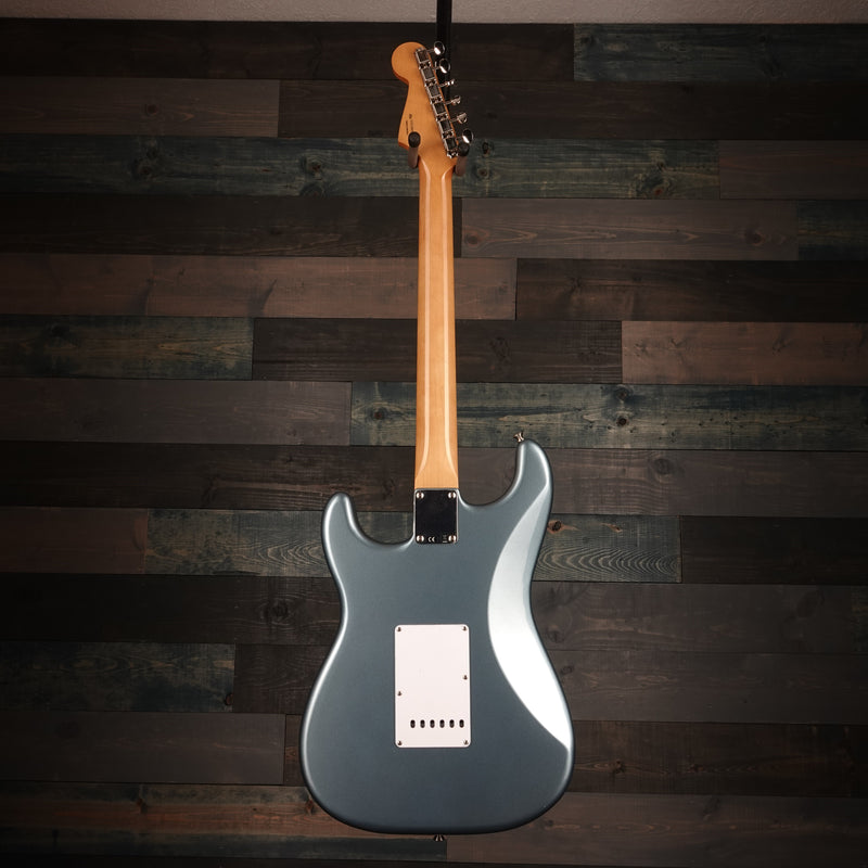 Fender Vintera '60s Stratocaster, Pau Ferro Fingerboard, Ice Blue Metallic