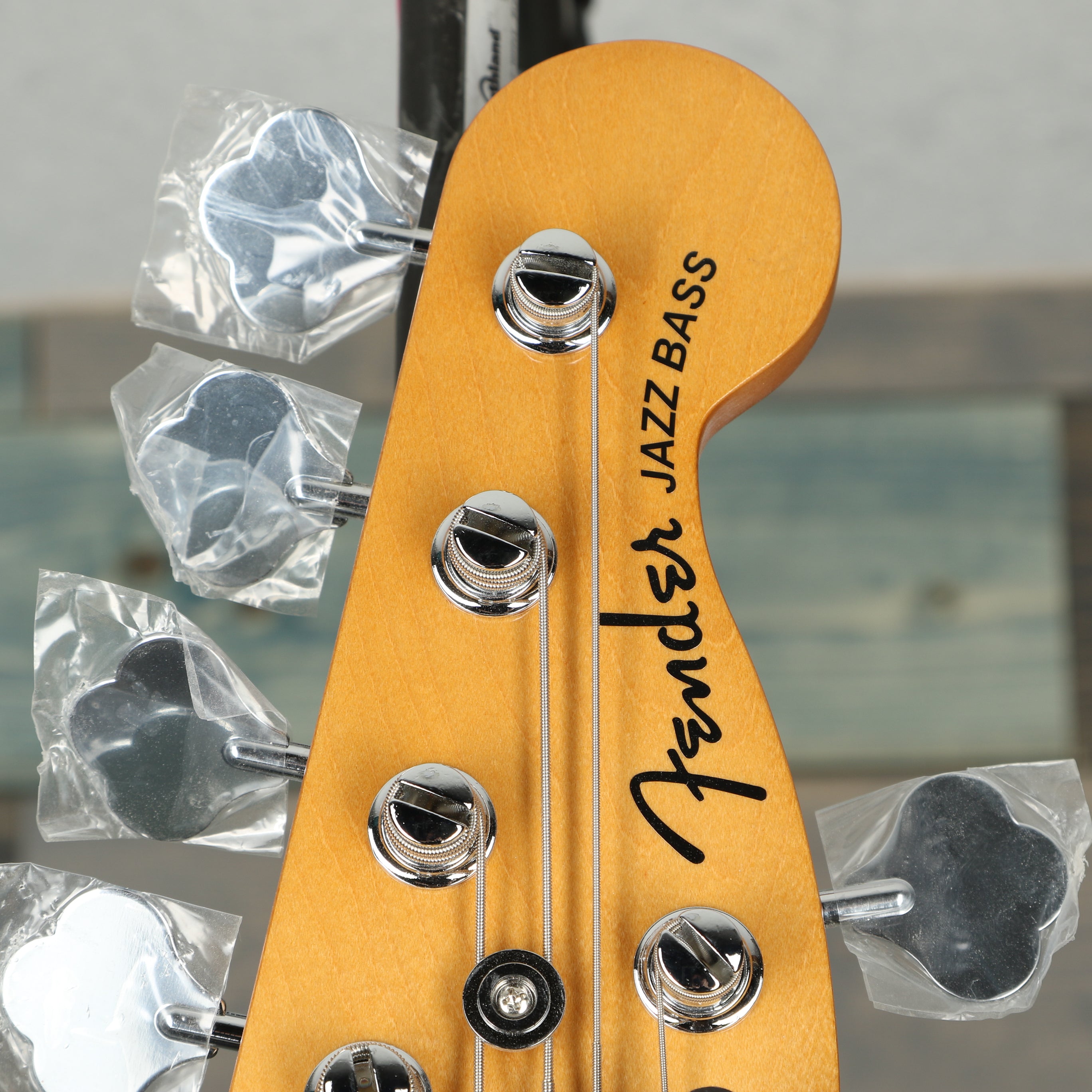 Fender Player Plus Jazz Bass V, Pau Ferro Fingerboard, 3-Tone Sunburst