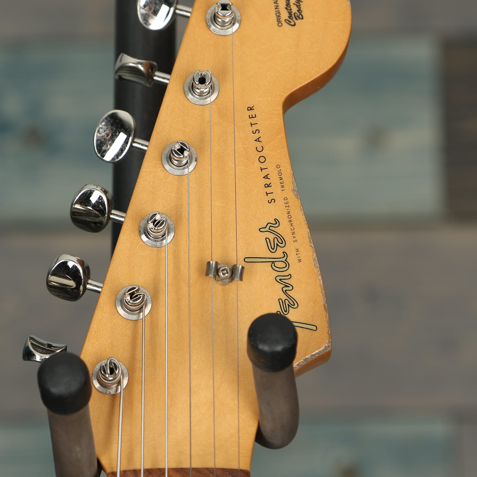 Fender Vintera Road Worn '60s Stratocaster, Pau Ferro FB, Firemist Gold