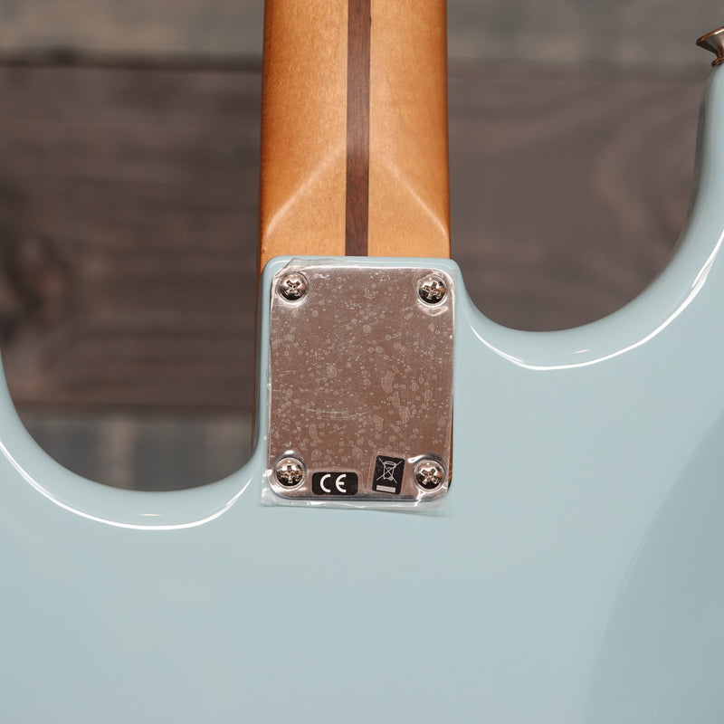 Fender Vintera '50s Stratocaster Modified, Maple Fingerboard, Daphne Blue
