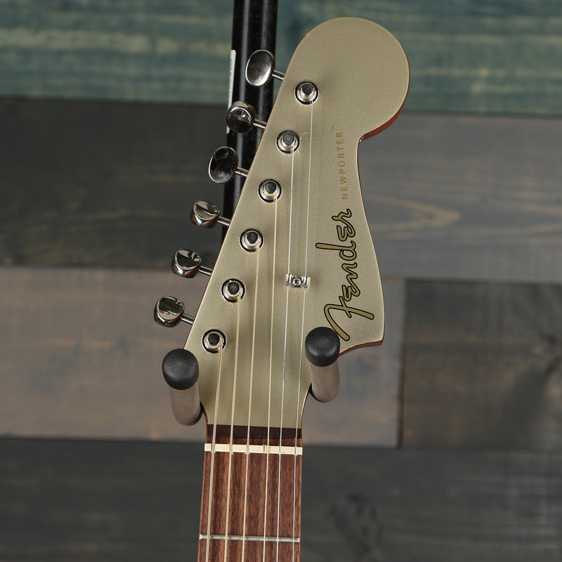 Fender Newporter Player, Walnut Fingerboard, Champagne