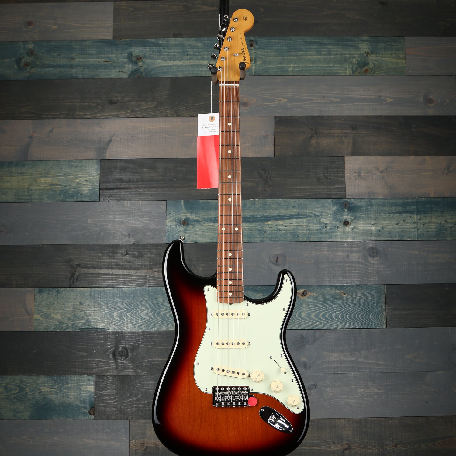 Fender Vintera '60s Stratocaster, Pau Ferro Fingerboard, 3-Color Sunburst