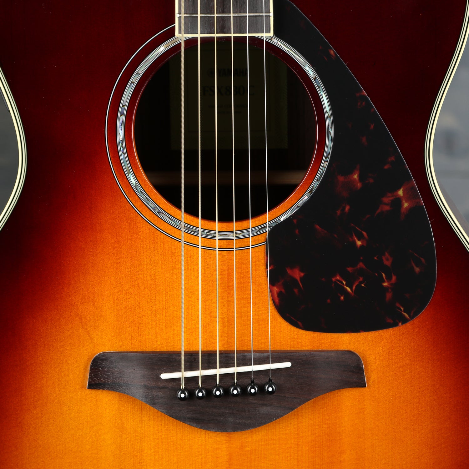 Yamaha FSX830C Concert Cutaway - Brown Sunburst