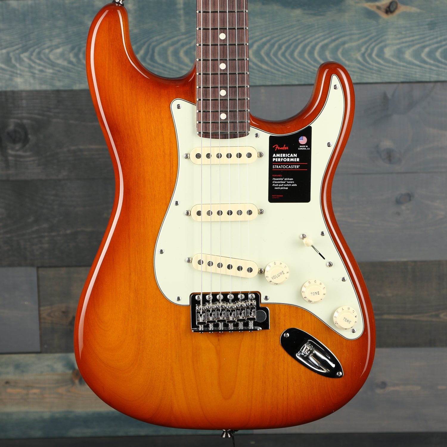 Fender American Performer Stratocaster, Rosewood Fingerboard, Honey Burst