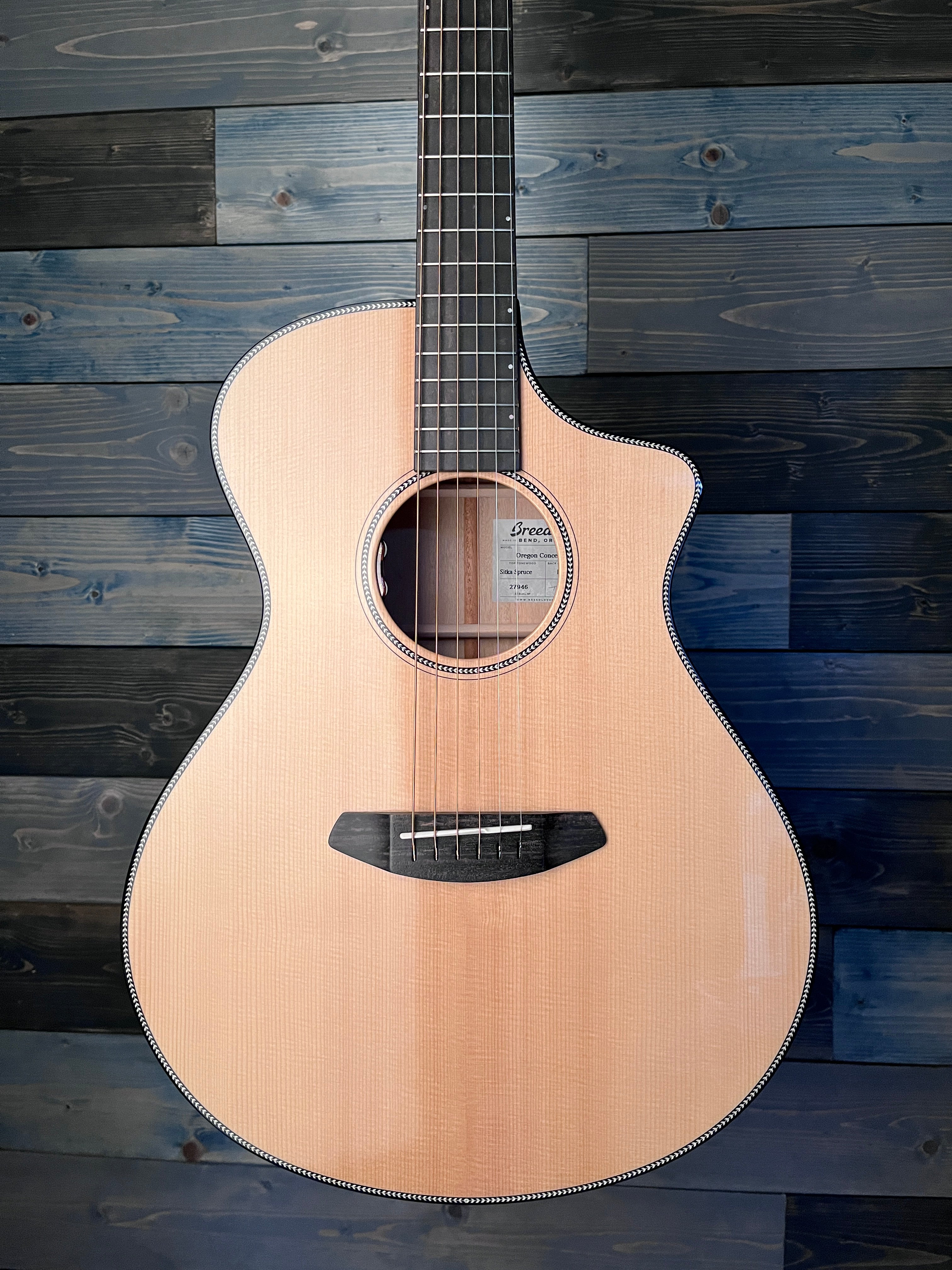 Breedlove Oregon Concert CE Sitka-Myrtlewood